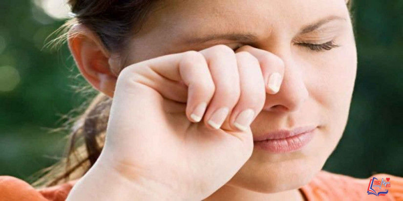 علاج حرقان العين في المنزل وعند الطبيب.. وأهم أسبابه