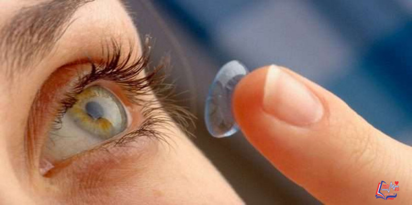 العدسات اللاصقة خطرة أثناء نزلة البرد