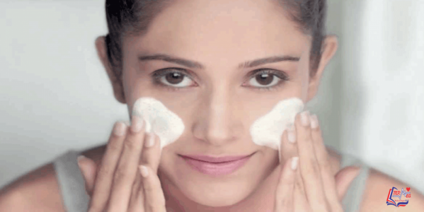 تنظيف البشرة الدهنية في المنزل