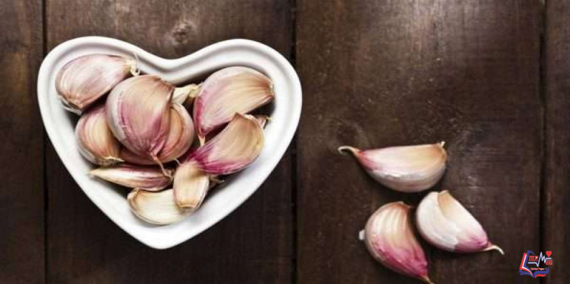 تطويل الشعر بالثوم وعلاج التساقط.. وكيفية صنع ماسك الثوم للشعر