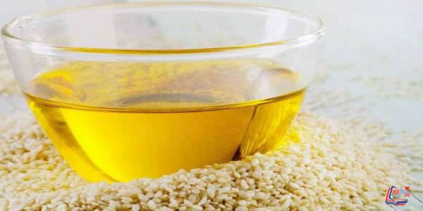 فوائد زيت السمسم للبشرة .. ودوره في علاج البقع وإزالة السموم