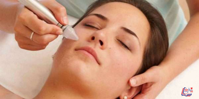 التقشير الكرستالي للوجه للتخلص من التجاعيد والندبات