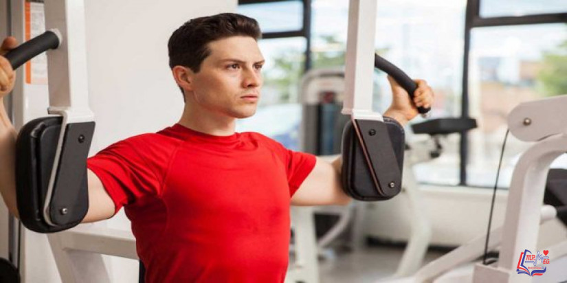 جهاز تمارين الصدر .. كيف يمكنك استخدامه؟ وما هي فوائده؟