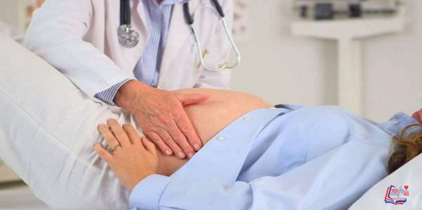 ما هي أسباب زيادة الماء حول الجنين