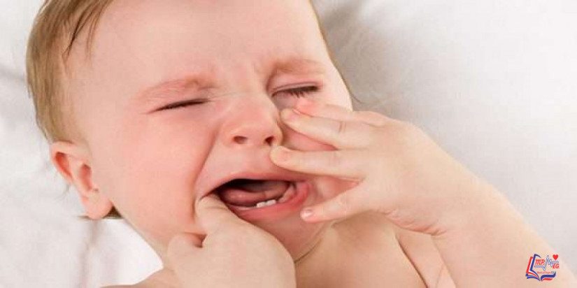 شكل اللثة عند التسنين .. وأعراض التسنين الأخرى