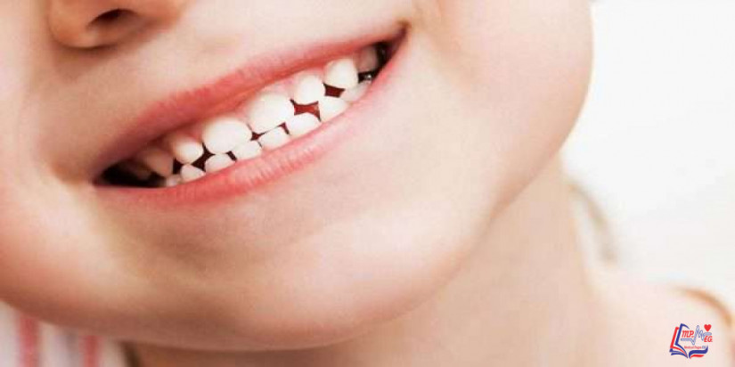 متى تظهر أنياب الأطفال؟ وما اعراض ظهور الانياب عند الاطفال ؟