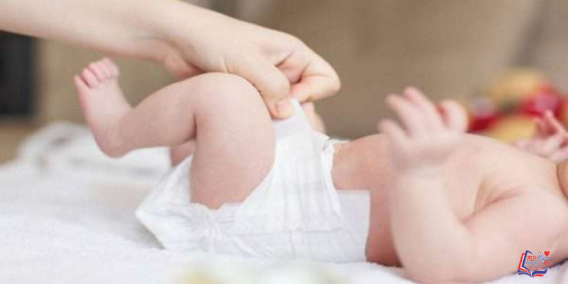 البراز الاخضر عند الرضع .. وما هو لون البراز الطبيعي عند الأطفال؟