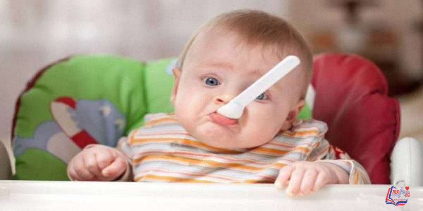 الطفل في الشهر السابع .. تغذيته ومعلومات مهمة عن التسنين