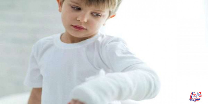 الإسعافات الأولية في شروخ العظام عند الاطفال (كسر العظام)