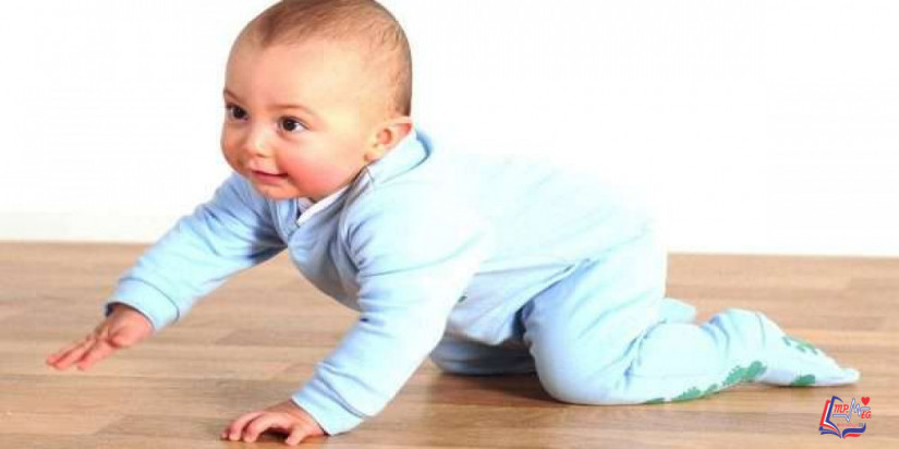 متى يحبو الطفل ؟ وكيف تساعدينه على الأمر؟