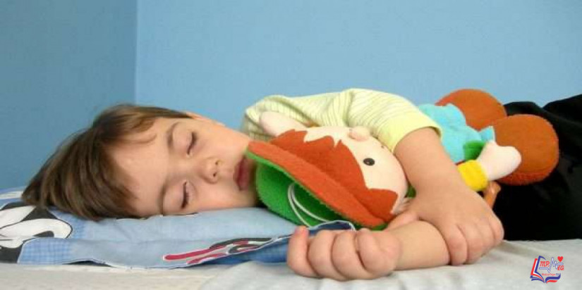 كيف اجعل طفلي ينام بسرعة؟ ونصائح ذهبية لروتين النوم