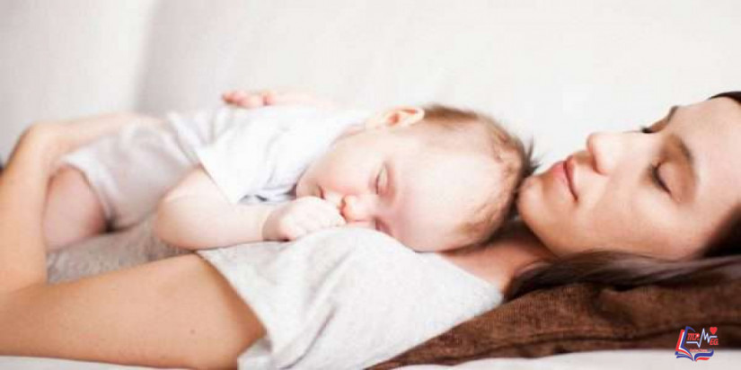 دراسة تكشف حاجة الأطفال إلى النوم بجانب أمهاتهم حتى سن الثالثة