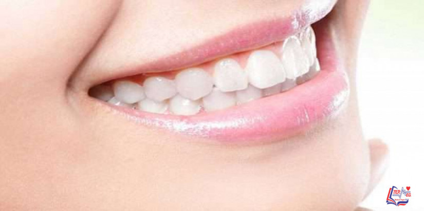 طريقة تبييض الأسنان بالفحم